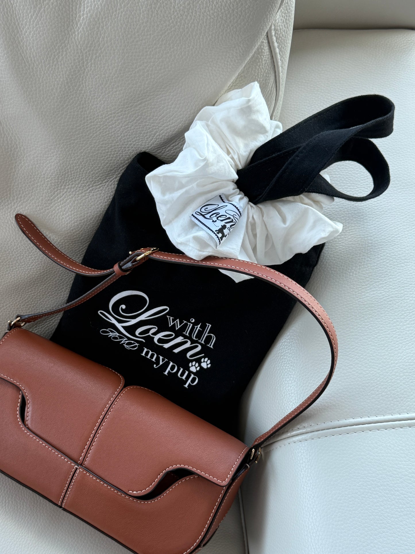 pup & tote -white-