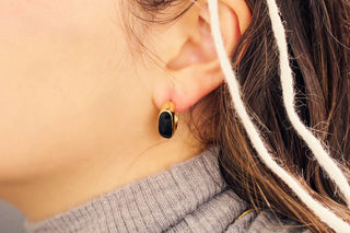 vertical black pierce[stainless]